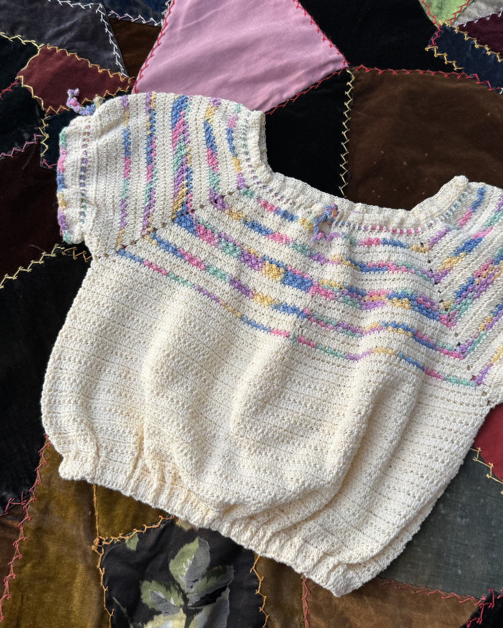 1930s knit puff sleeve top