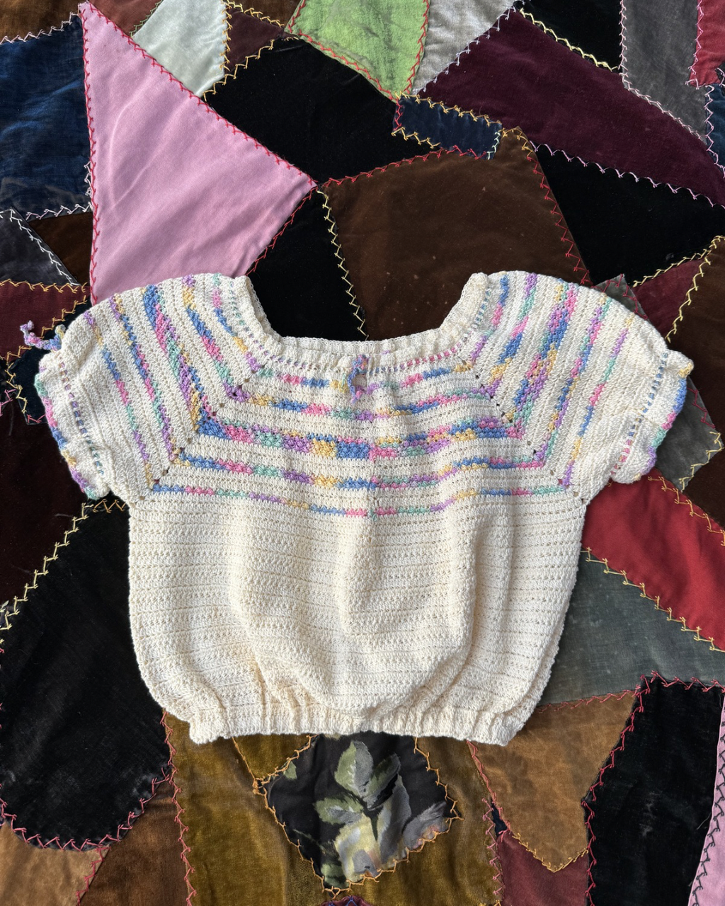 1930s knit puff sleeve top
