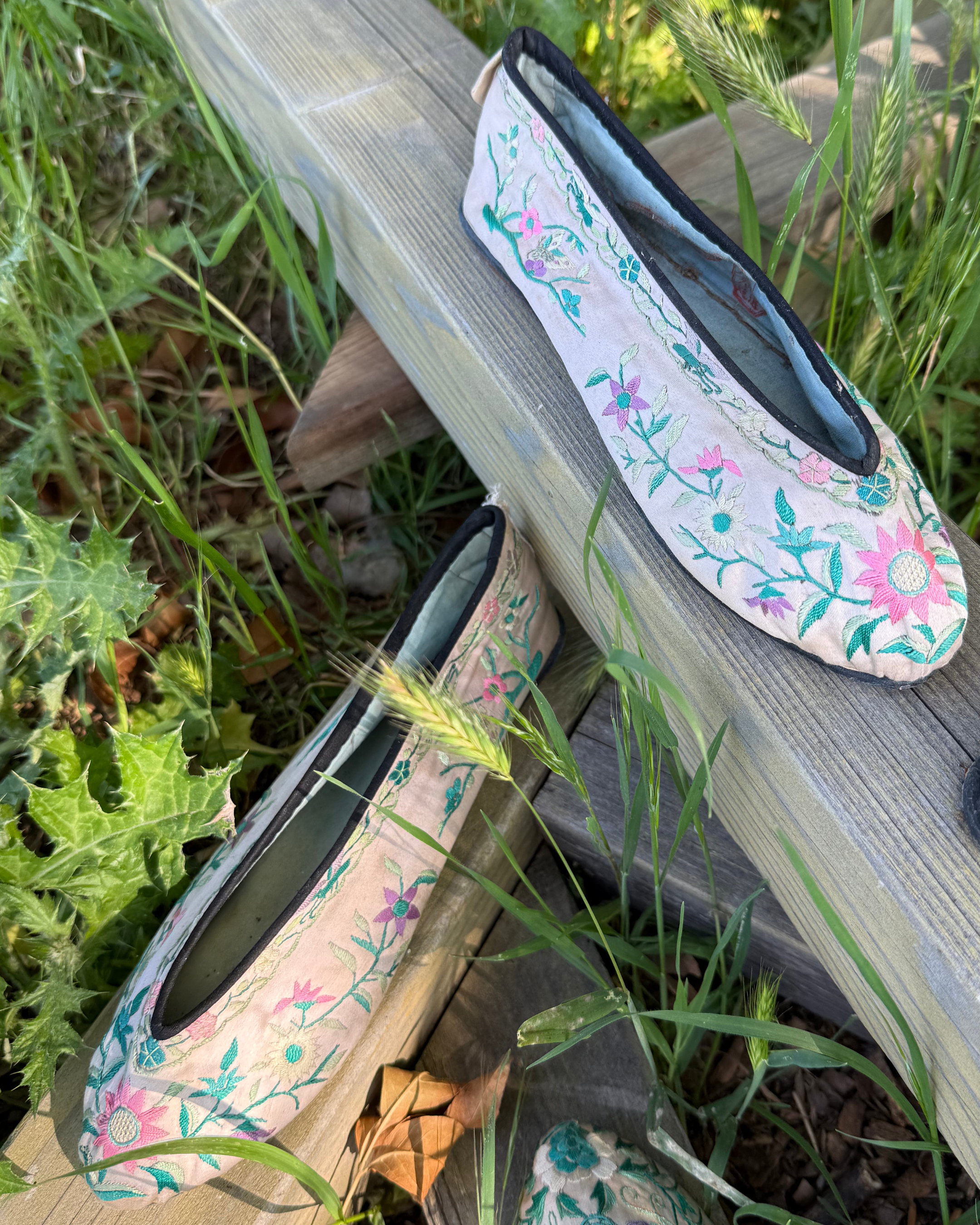 1920s Chinese silk embroidered slippers